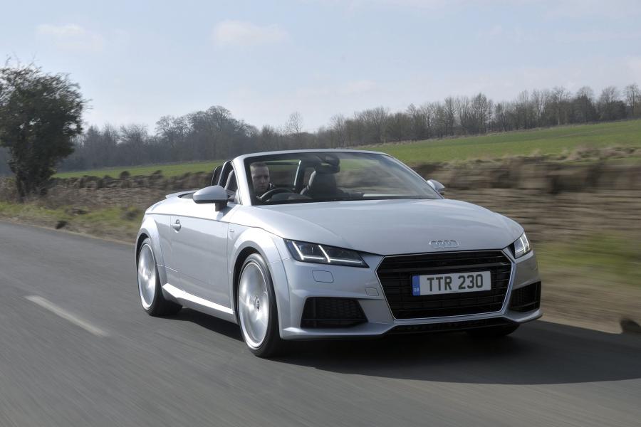  Audi TT Roadster 2.0 TFSI S-Line (8S) 2015 года  (UK) (фото 1 из 11)